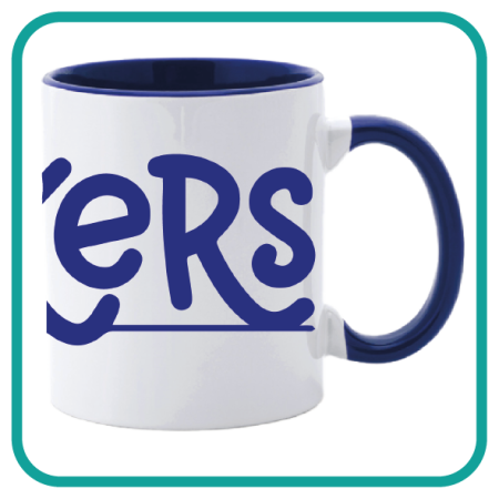 Taza blanca con asa azul personalizada